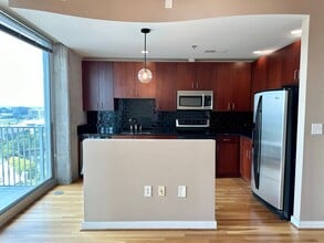 361 17th St NW in Atlanta, GA - Foto de edificio - Building Photo