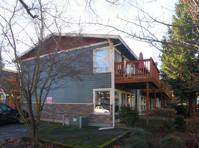 418-422 N L St in Tacoma, WA - Foto de edificio - Building Photo