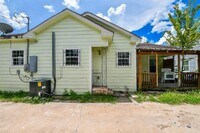 3319 Holman St photo'