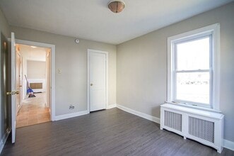 42R Jefferson St in Westfield, MA - Building Photo - Building Photo