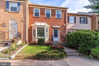 9911 Whitewater Dr in Burke, VA - Building Photo - Building Photo