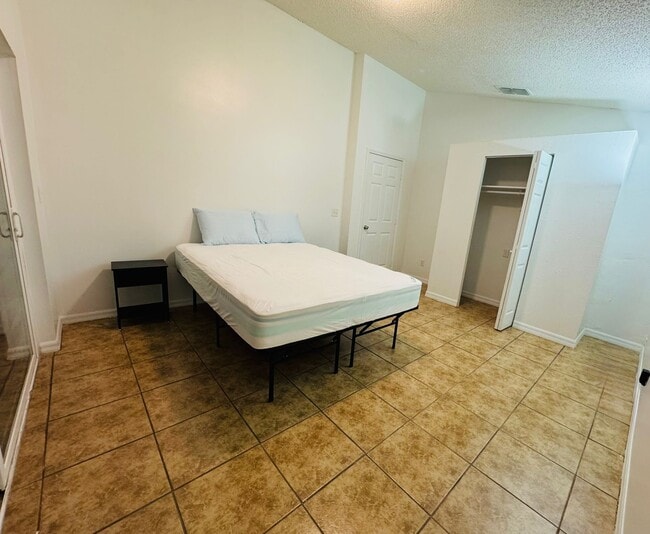 536 Cheshire Way, Unit 600 in Davenport, FL - Building Photo - Building Photo