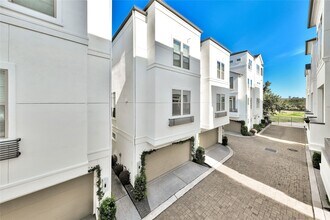 5451 Larkin St in Houston, TX - Building Photo - Building Photo