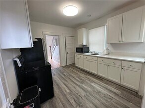 13 Kilburn Ct in Newport, RI - Building Photo - Building Photo