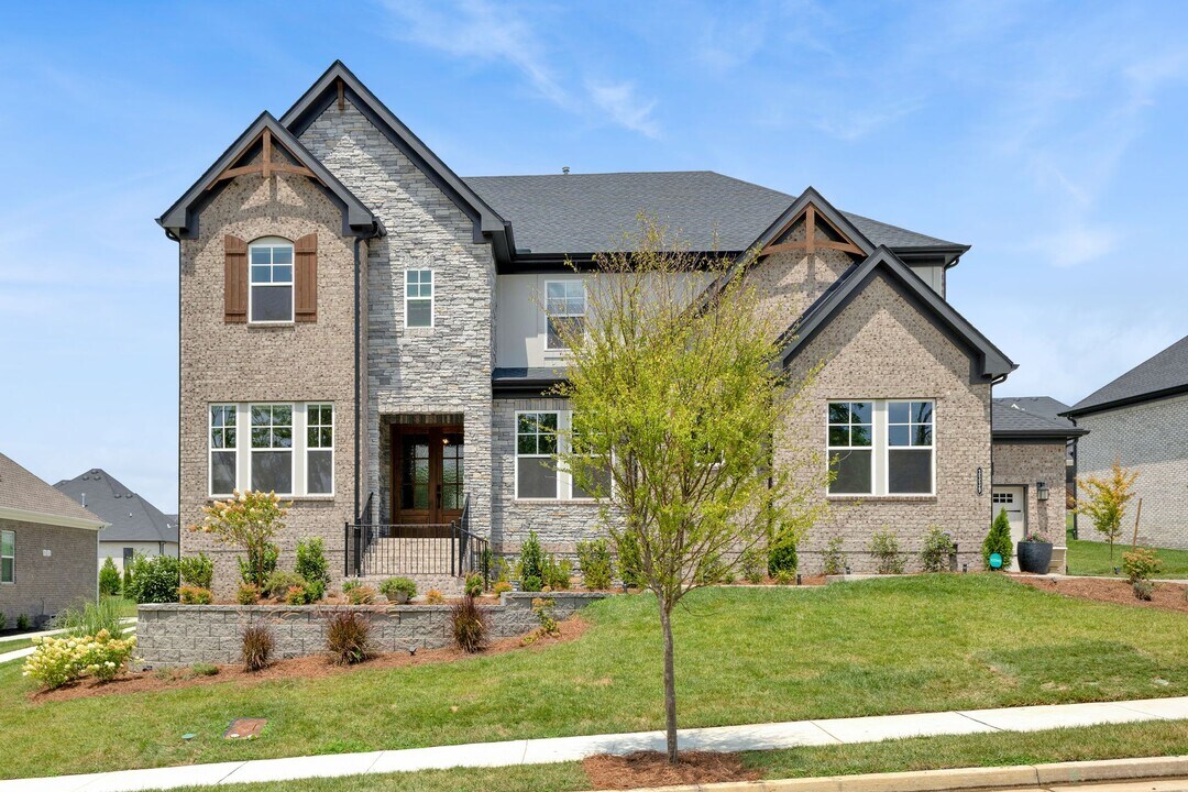 3339 Cherry Jack Ln in Thompson's Station, TN - Building Photo