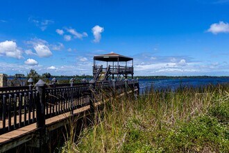 109 Lake Emerald Dr in Oakland Park, FL - Building Photo - Building Photo