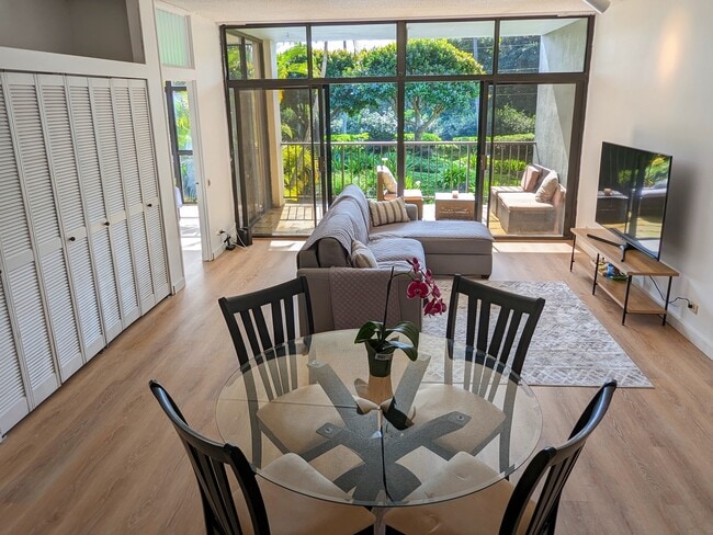 1030 Aoloa Pl, Unit 202A in Kailua, HI - Building Photo - Building Photo