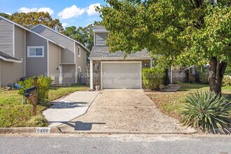 5408 Chatham Lake Dr in Virginia Beach, VA - Building Photo - Building Photo