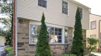 2336 Canterbury Rd in University Heights, OH - Building Photo - Building Photo