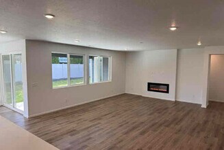 115 W Pheasant Blf Ave in Spokane, WA - Building Photo - Building Photo