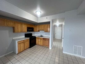 279 Mt Prospect Ave, Unit 43 in Newark, NJ - Building Photo