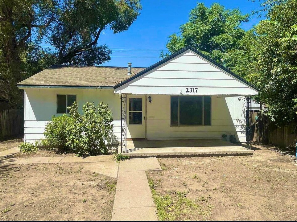 2317 Cedar St in Pueblo, CO - Building Photo