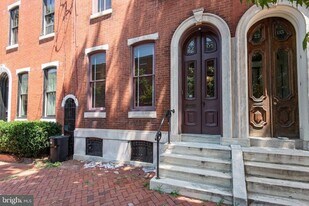 2205 Mount Vernon St, Unit 2 in Philadelphia, PA - Building Photo