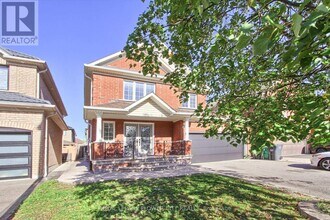 38 Milkweed Crescent in Brampton, ON - Building Photo - Building Photo