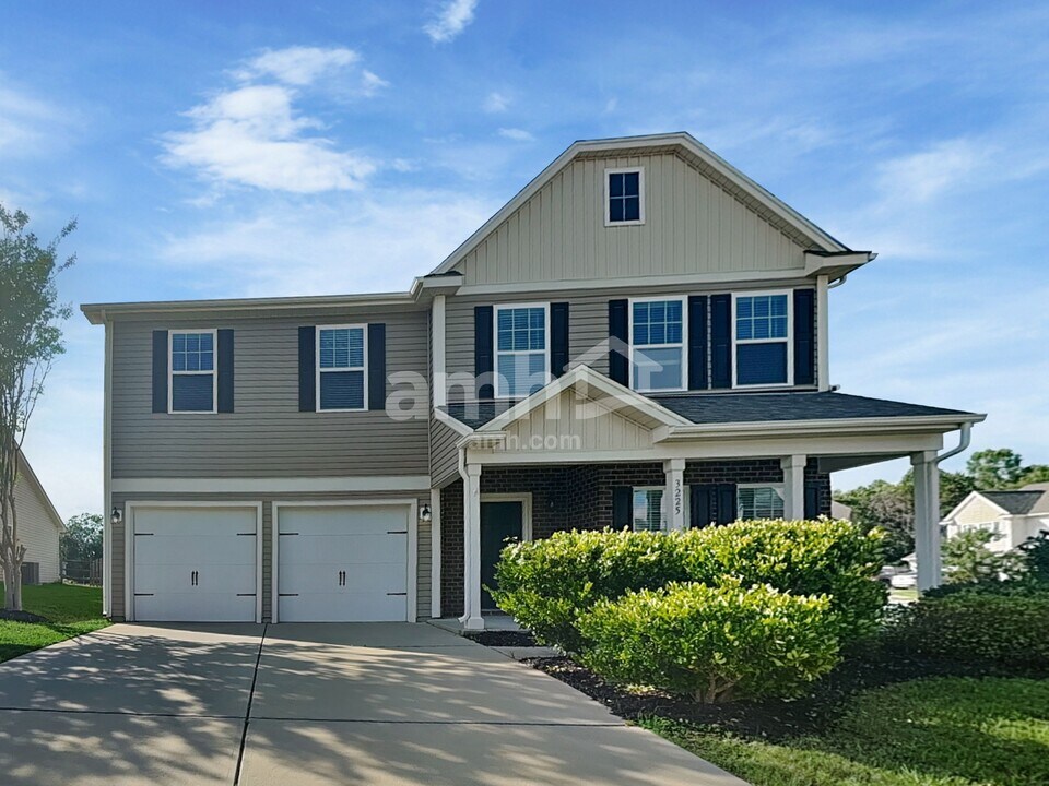 3225 Saddlebrook Dr in Midland, NC - Building Photo