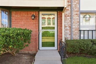 7700 Creekbend Dr in Houston, TX - Building Photo - Building Photo