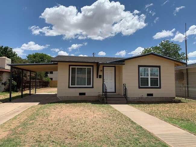 2910 N Tom Green Ave