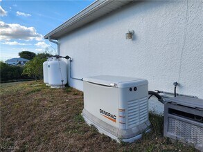 1214 NE 14th Ave in Cape Coral, FL - Building Photo - Building Photo