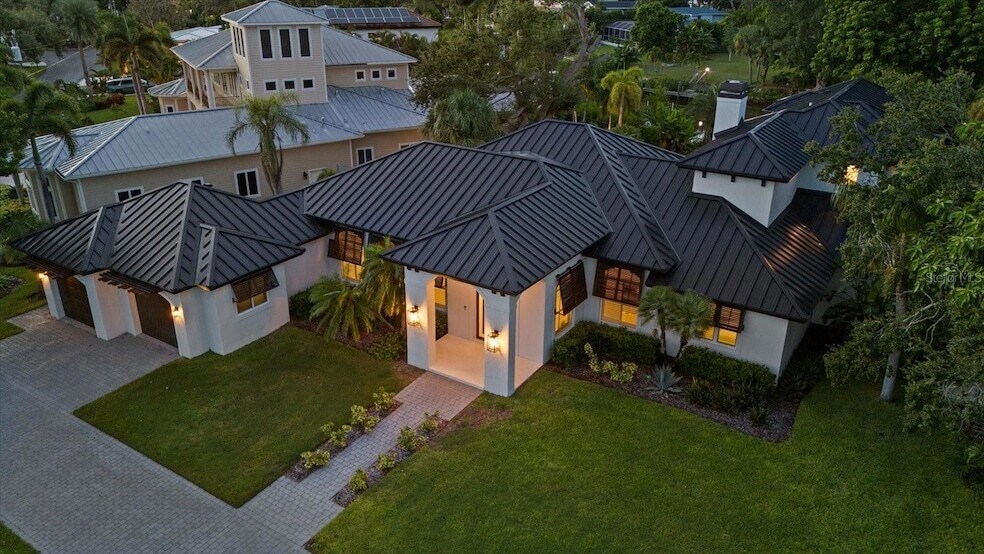 1707 Caribbean Dr, Unit 703 in Sarasota, FL - Foto de edificio