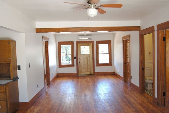 6842-6844 N Figueroa St in Los Angeles, CA - Foto de edificio - Building Photo