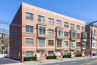 314 Grand St in Jersey City, NJ - Building Photo - Building Photo