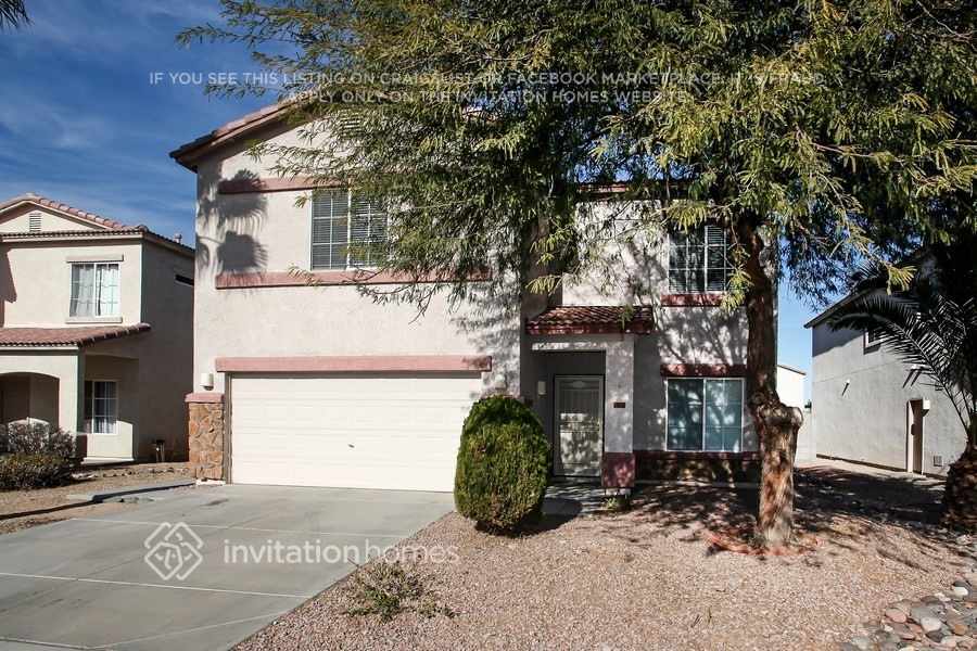 13232 W Watson Ln in Surprise, AZ - Building Photo