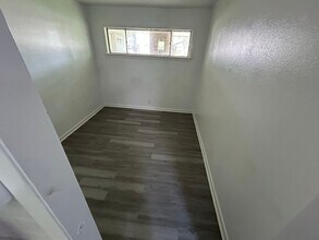 803 S 4th St in La Porte, TX - Building Photo - Building Photo