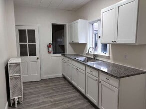 547 Centre St in Trenton, NJ - Building Photo - Building Photo