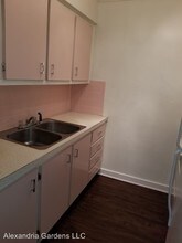 1685 Alexandria Dr in Lexington, KY - Building Photo - Building Photo