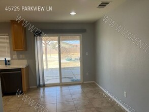 45725 Parkview Ln in Lancaster, CA - Building Photo - Building Photo