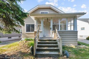 520 E Hazelhurst St in Ferndale, MI - Building Photo