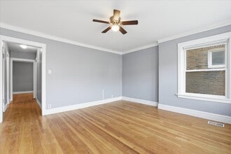 5423 W Quincy St, Unit 1 in Chicago, IL - Foto de edificio - Building Photo