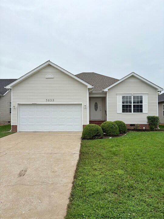 3255 Cave Springs Ave in Bowling Green, KY - Building Photo
