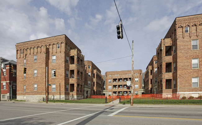 Gilbert Manor in Cincinnati, OH - Foto de edificio - Building Photo