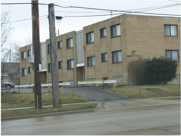 4467 Lee Rd in Cleveland, OH - Foto de edificio - Building Photo