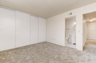 10420 Greenford Dr in San Diego, CA - Building Photo - Building Photo