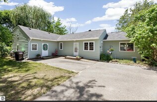 10500 E Traverse Hwy in Traverse City, MI - Building Photo