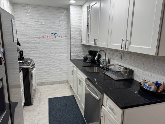 22-10 47th St in Queens, NY - Building Photo - Building Photo