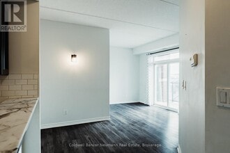 2 Colonial Dr in Guelph, ON - Building Photo - Building Photo