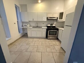 901 W 19th St, Unit 3rd Floor in Chicago, IL - Building Photo - Building Photo