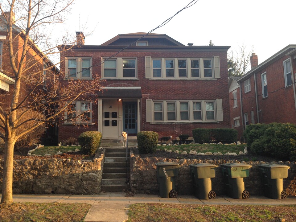 37 W Tompkins St, Unit B in Columbus, OH - Building Photo