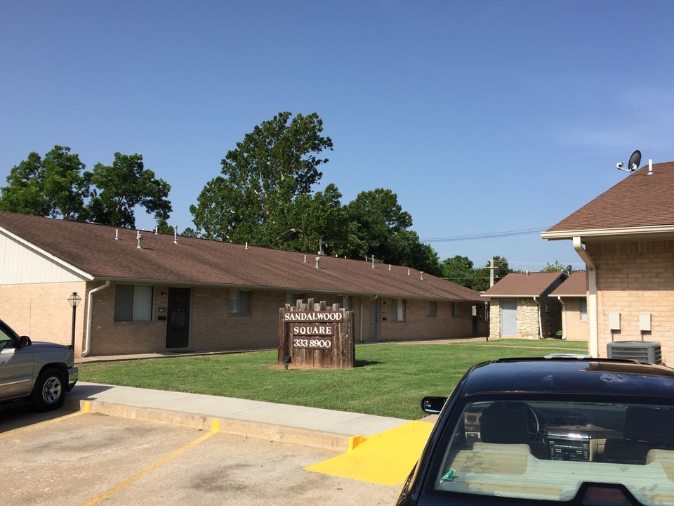 Sandalwood Apartments in Bartlesville, OK - Foto de edificio