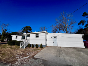 4329 Taylor Rd in Chesapeake, VA - Building Photo - Building Photo