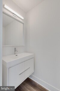 2418 W Jefferson St photo'