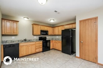 211 Golfview Dr in Pleasant Hill, MO - Building Photo - Building Photo