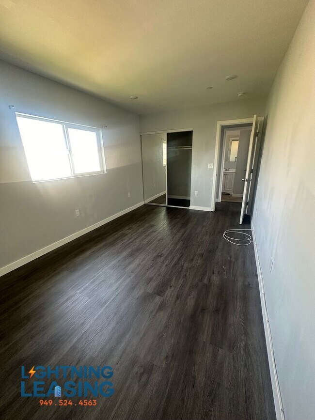 5859 1/2 West Blvd in Los Angeles, CA - Building Photo - Building Photo