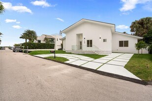 12 Adams Rd in Ocean Ridge, FL - Building Photo