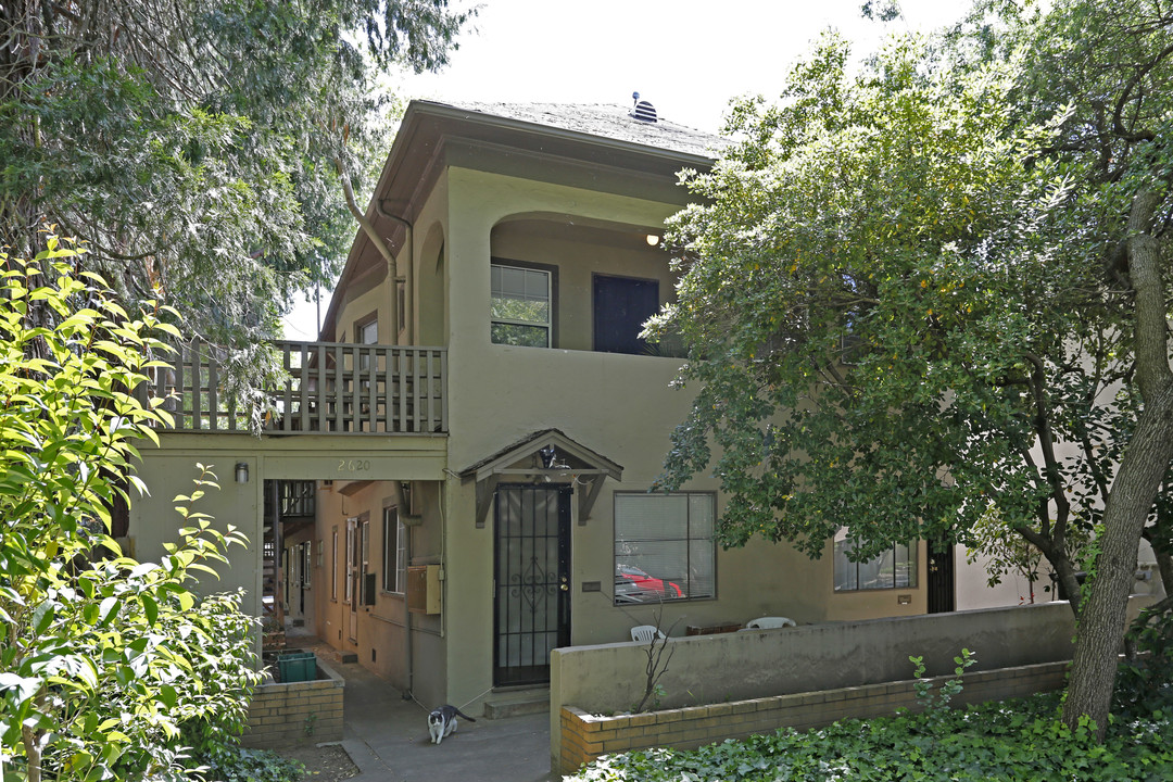 2620 F St in Sacramento, CA - Building Photo