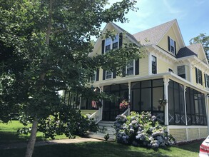 79 Caswell St in Narragansett, RI - Foto de edificio - Building Photo