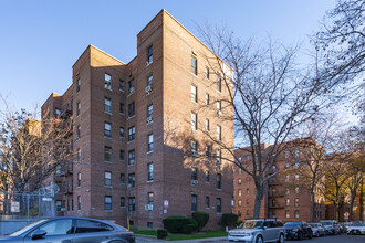 2425 Haring St in Brooklyn, NY - Building Photo - Building Photo